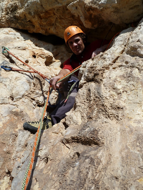 ponoig-reunion-cueva